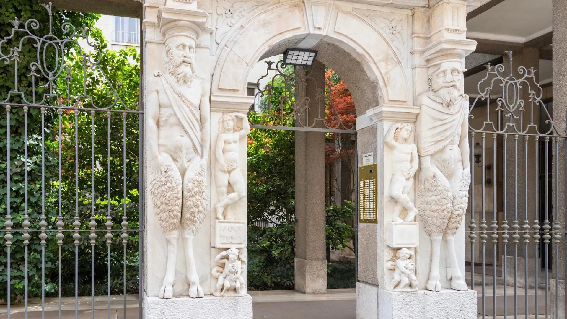 Apartment Milano Classy Heritage Home, City Center